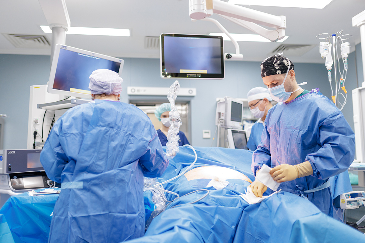 Operācija medicīnas kabinetā Aiwa Clinic klīnikā